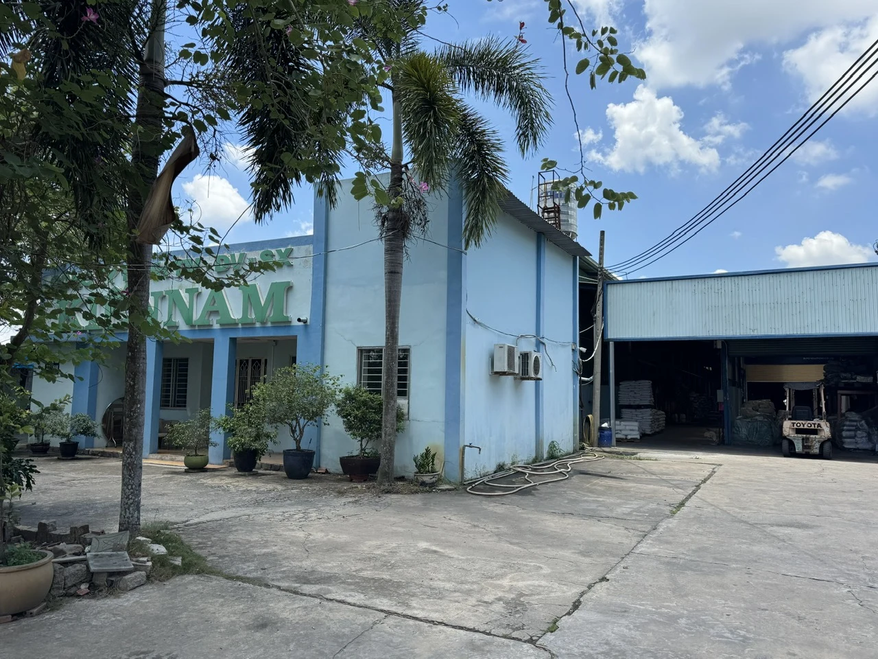 Production facility exterior · Kiến Nam