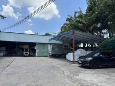 Factory courtyard · Kiến Nam